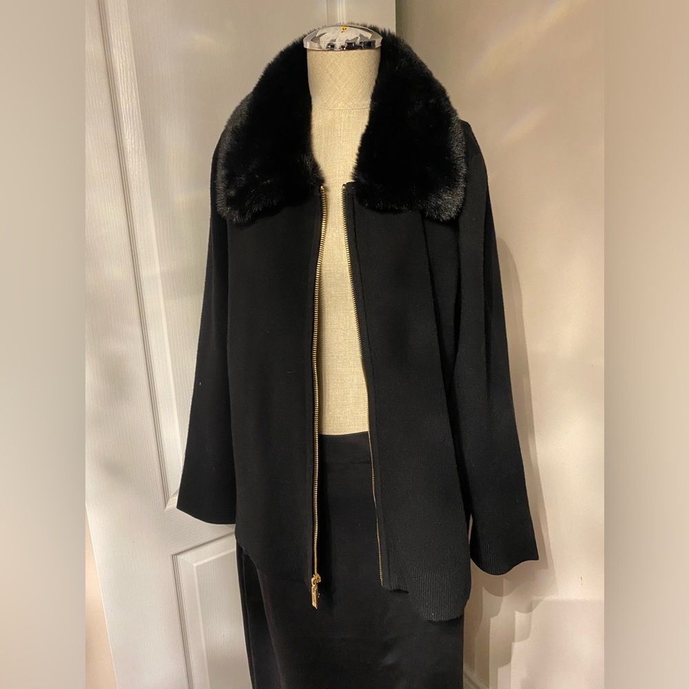 Ann Klein Elegant Black Fur-Collar Jacket L